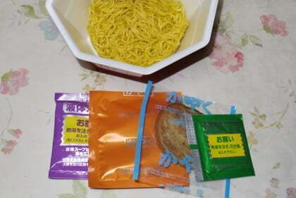 日清ラ王 背脂濃コク醤油