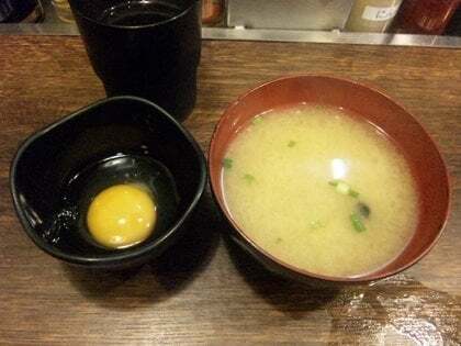 すた丼の味噌汁たまご