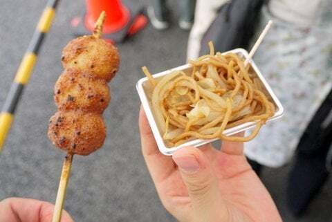 金のごへいと焼きそばの写真