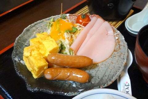 白山里のお子様用朝ご飯の写真