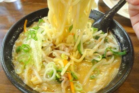 ベトコンラーメンの麺の写真