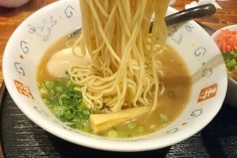 麺dining月乃家の麺の写真