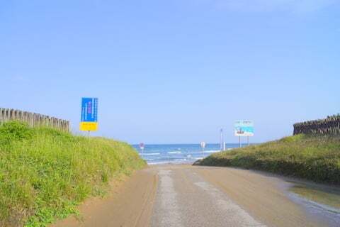 砂浜の上を颯爽と 千里浜なぎさドライブウェイ走ってきました コラム更新日記 モバイルページ
