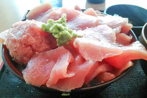 まぐろ豪快丼の写真