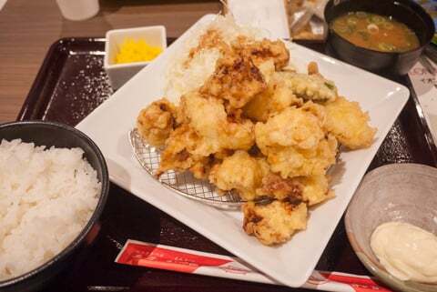 とりきちのナイアガラ鶏天定食の写真