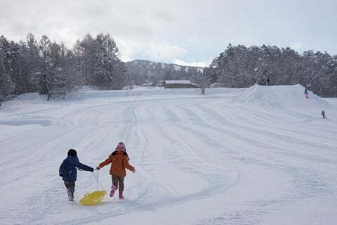 雪のそり遊びの写真