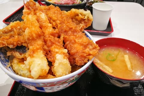 揚げ天まる 特上天丼の写真