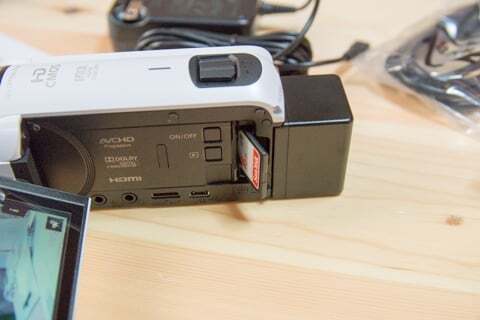 キャノン iVIS HF R800の写真