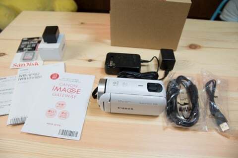 キャノン iVIS HF R800の一式の写真