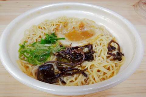 ご当地の味!博多豚骨 ラーメンの写真