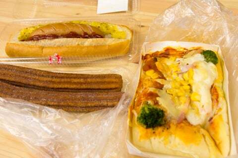 焼き立てパンの写真