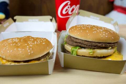 グランドビッグマックとギガビッグマックの写真