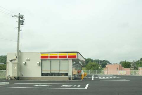 デイリーヤマザキ岐阜恵那峡店の駐車場の写真