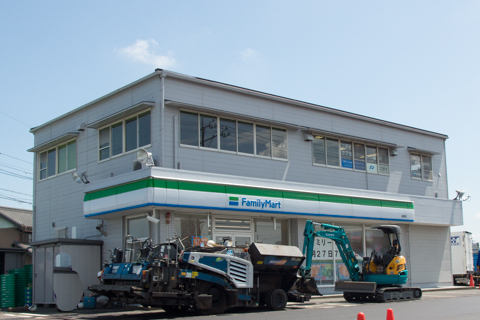ファミリーマート海津店の写真
