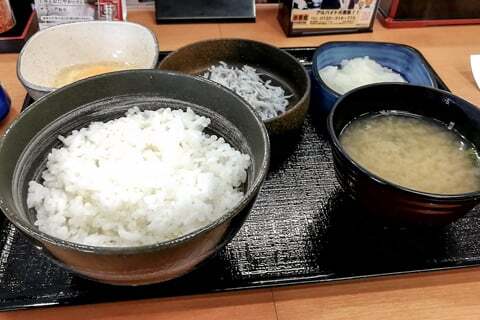 釜揚げしらすおろし定食の写真