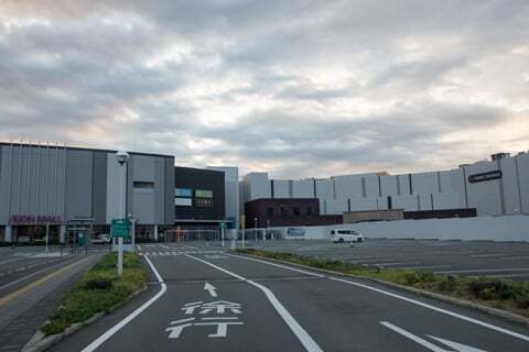 イオンモール甲府昭和と増床棟の写真