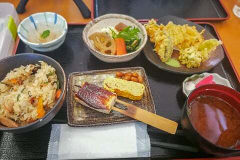 おふくろの味定食の写真