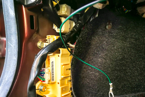 マイナス電源の抜き出しの写真