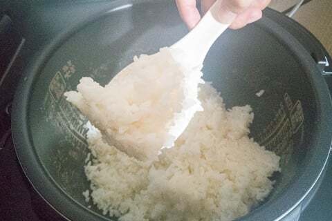 炊けたご飯の写真