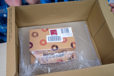 届いた箱の写真