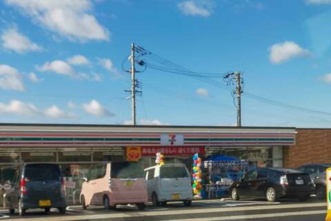 セブンイレブン関高校前店の写真