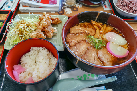 高山ラーメンセットの写真