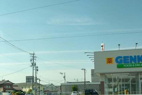 ゲンキー鵜沼東店の駐車場の写真