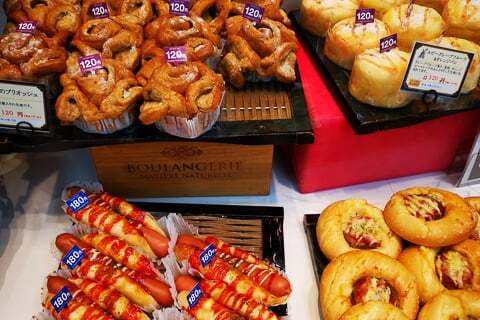 値上げされたパンの写真