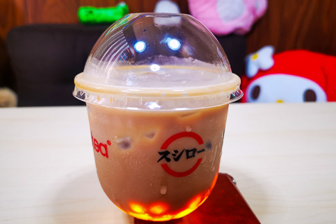 光るタピオカの写真