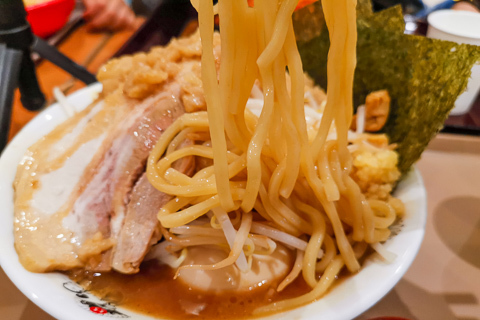 麺は太麺の写真