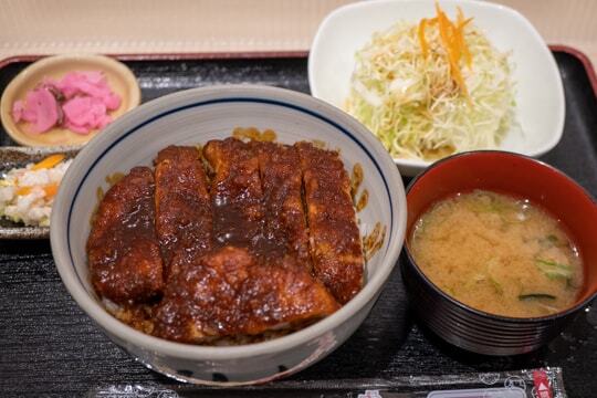 味噌カツ丼の写真