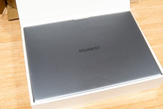 MateBook X Proの天板の写真