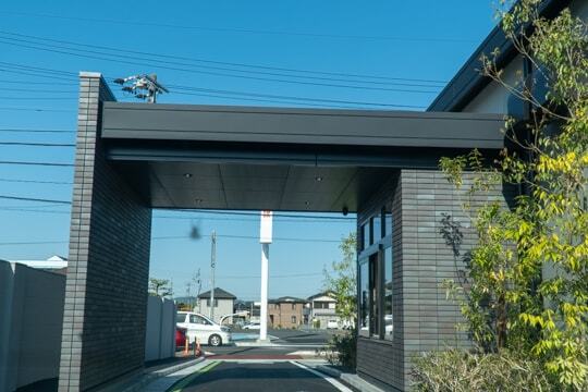 スターバックスのドライブスルーの写真