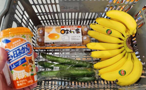 食料品売場の購入品の写真