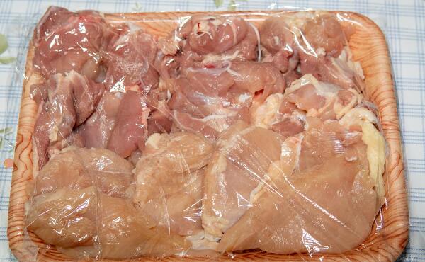 鶏肉1.2kgくらい準備しましたの写真