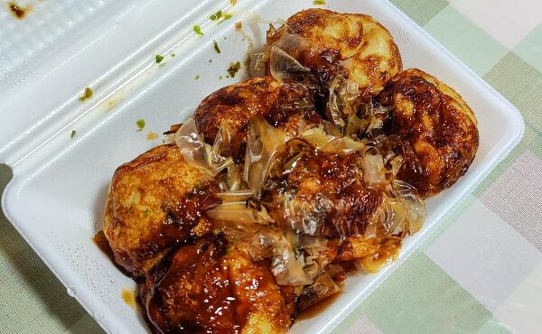 100円たこ焼きの写真
