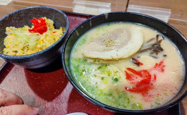 ラーメンセットの写真