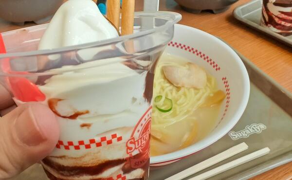 スガキヤのデザートの写真