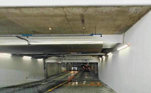 地下駐車場の写真